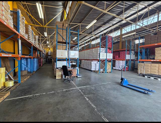 2,071M² WAREHOUSE FOR SALE IN SELBY